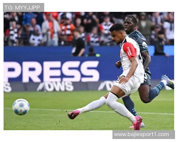 拜仁大巴遇交通拥堵官方宣布拜仁对门兴比赛延迟十五分钟开球