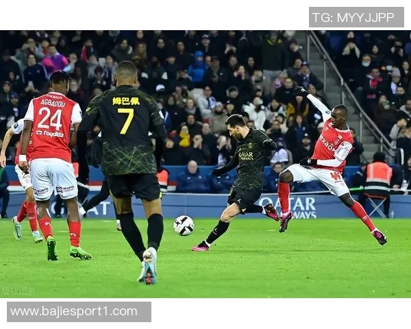 罗腾回应夺冠庆典争议称以巴黎球员身份发言并无恶意 罗腾回应夺冠庆典争议称以巴黎球员身份发言并无恶意