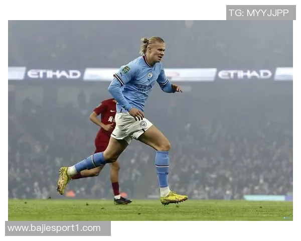 哈兰德分享全队庆祝合影感慨艰难时刻坚持不懈的奋斗精神 哈兰德分享全队庆祝合影感慨艰难时刻坚持不懈的奋斗精神